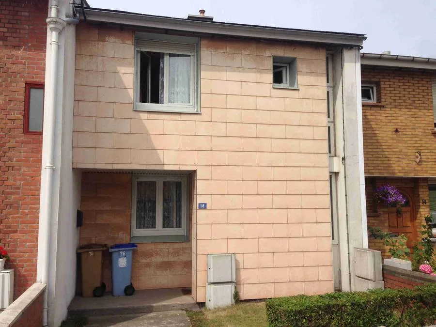 Gouttières et zinguerie à Dunkerque : protection de votre toiture et de vos murs